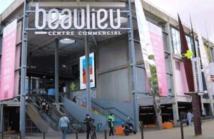 La devanture du centre commercial de Beaulieu