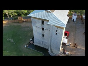 Image au drone de la Tour de Moricq en Vendée